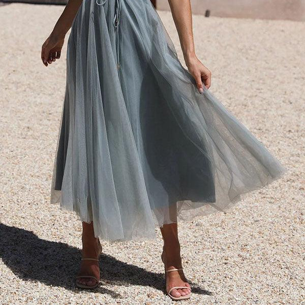Elegant Maxi Dress with Straps in Chiffon for a Modern Princess Party