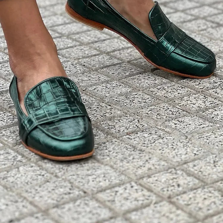 Women's Lux Crocodile-Effect Leather Loafer - Sleek Slip-On