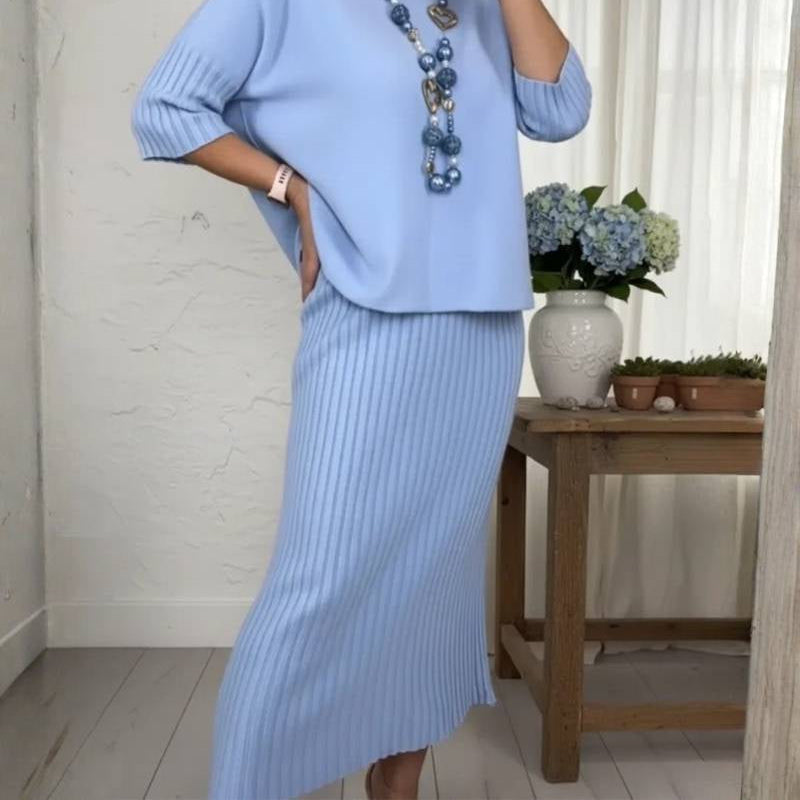 Lynari: Elegant Set for Timeless Style