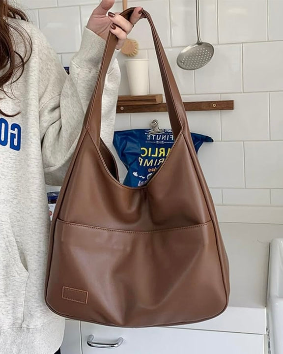 Chic handbag with generous, roomy storage - Brown
