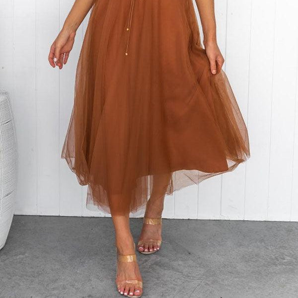 Elegant Maxi Dress with Straps in Chiffon for a Modern Princess Party