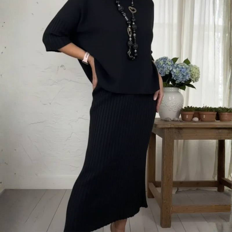 Lynari: Elegant Set for Timeless Style