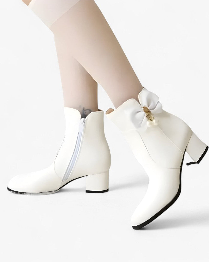 Chic Bow-Accent Heeled Ankle Boots for Plus Sizes - White