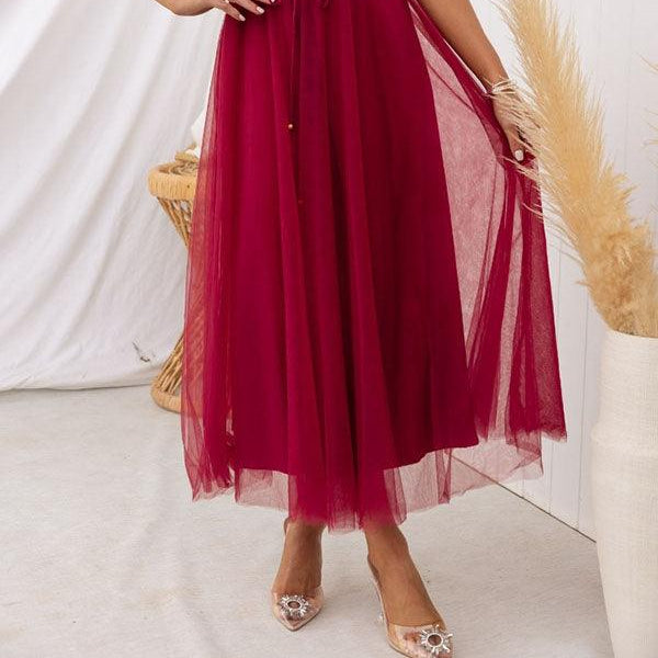 Elegant Long Dress with Straps in Chiffon for a Modern Princess Party