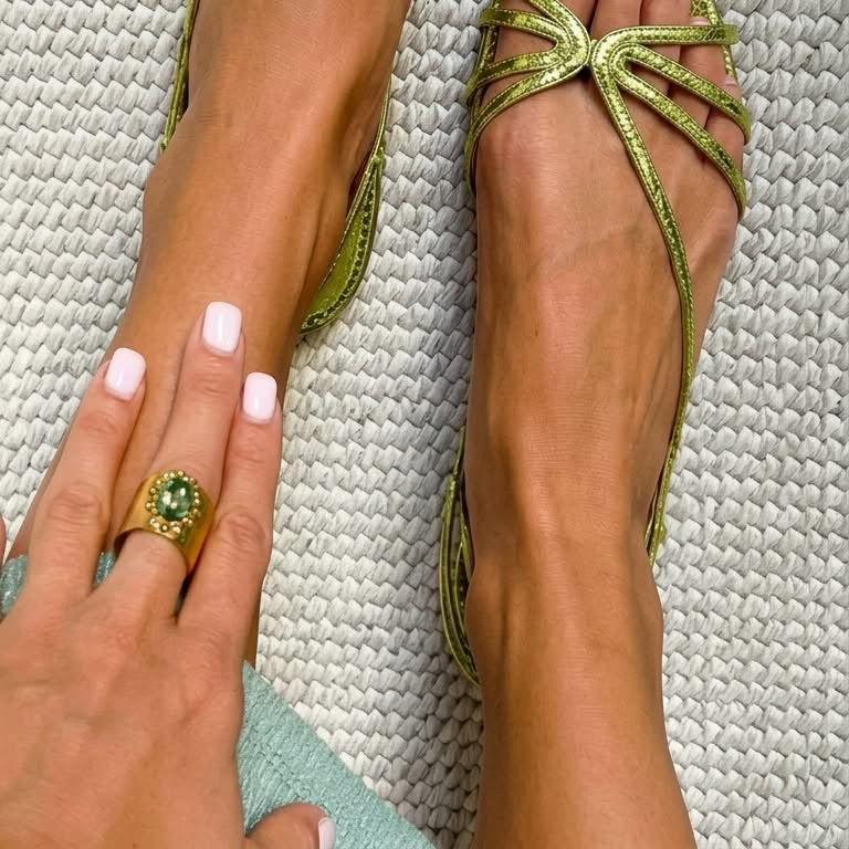 Serafina | Golden Sandals Summer Essence