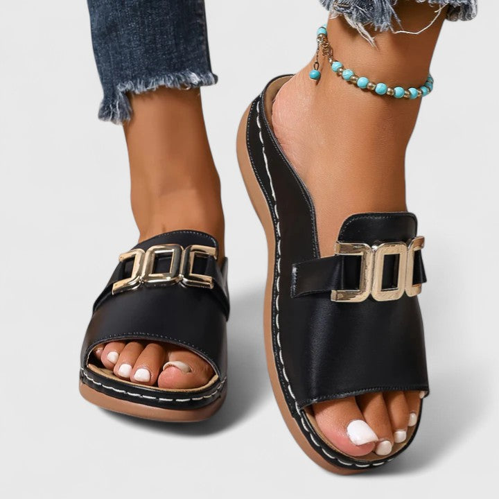 Monroe Luxe Buckle Sandals - Effortless Style and Comfort