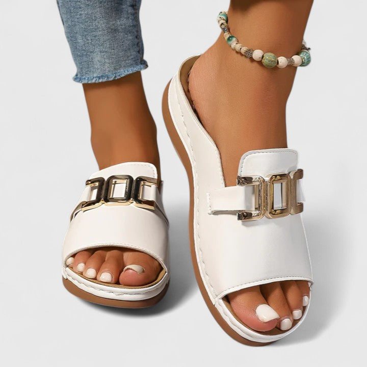 Monroe Luxe Buckle Sandals - Effortless Style and Comfort