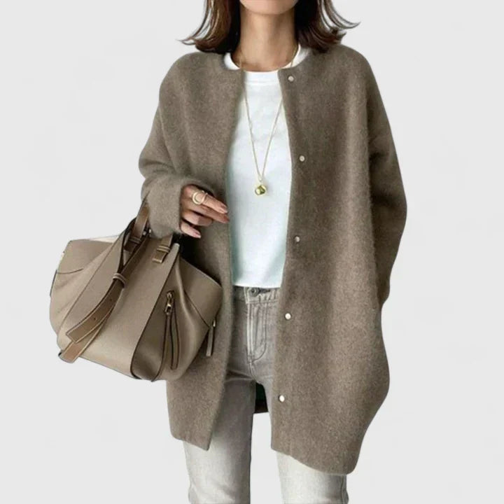 Elegant Cardigan — Classic Comfort & Style