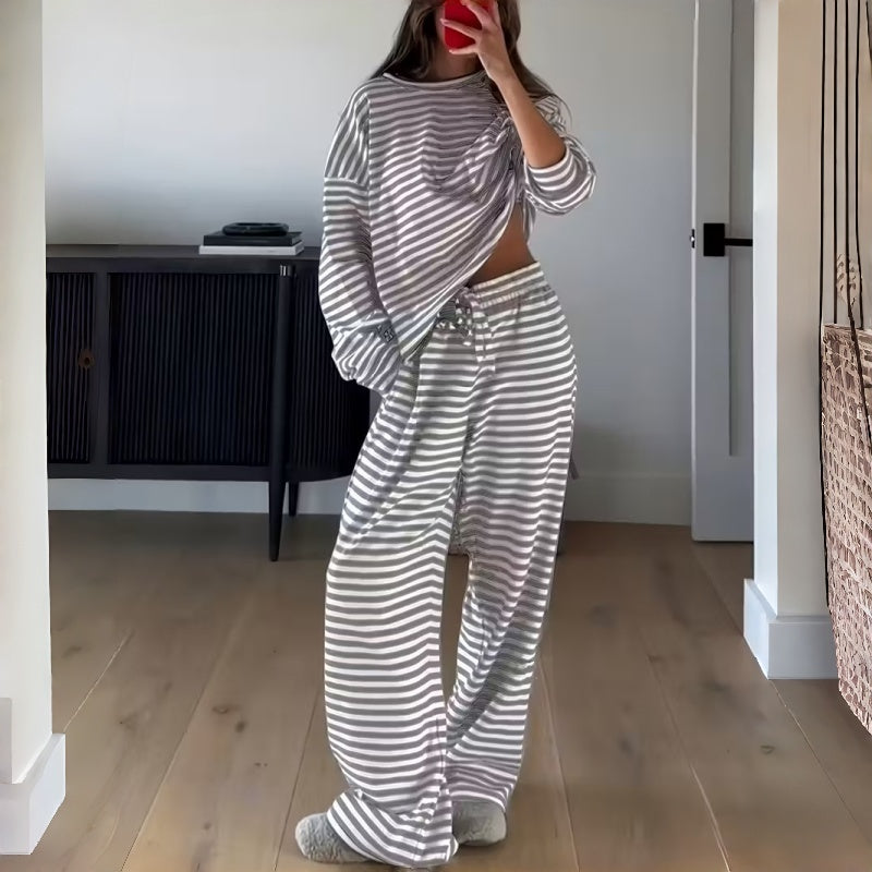 Women's Striped Two-Piece Lounge Set - Cozy Long-Sleeve Homewear for Relaxing at Home