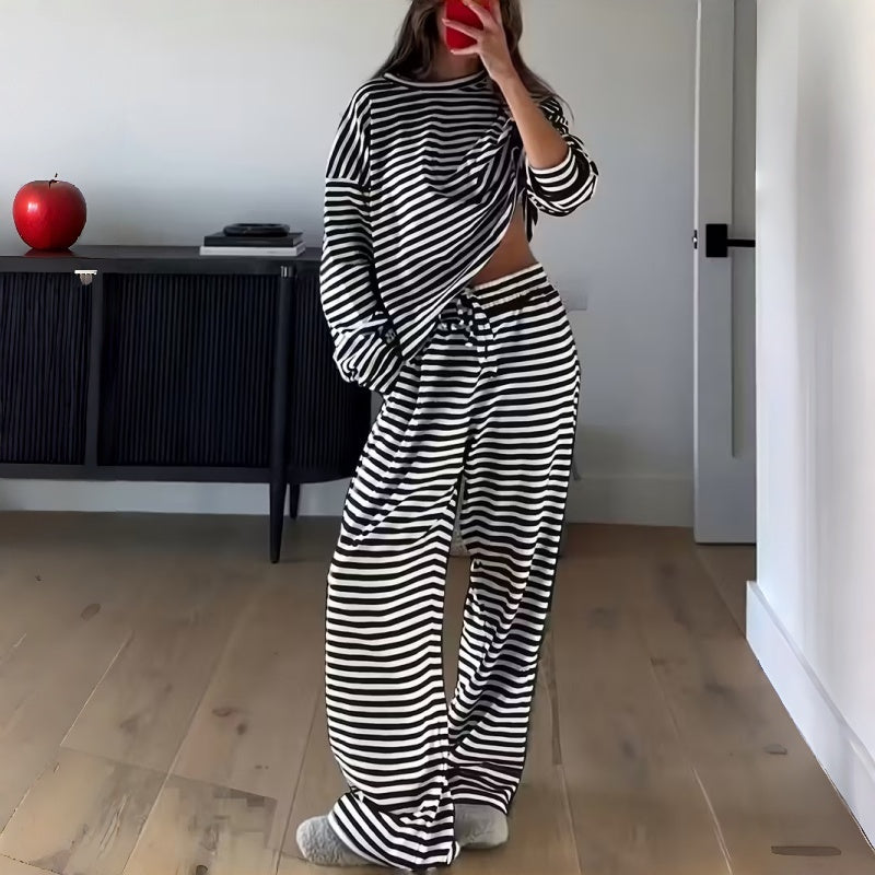Women's Striped Two-Piece Lounge Set - Cozy Long-Sleeve Homewear for Relaxing at Home
